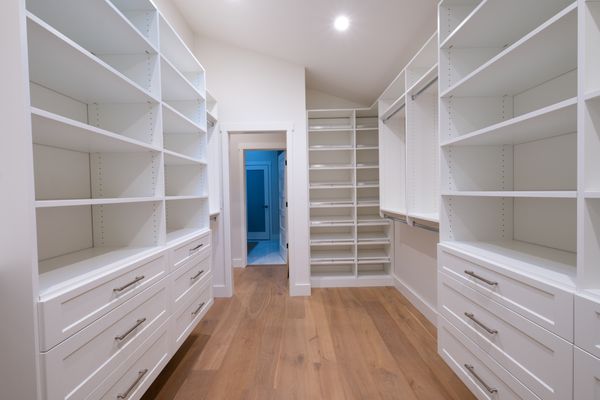 custom closet in abudhabi